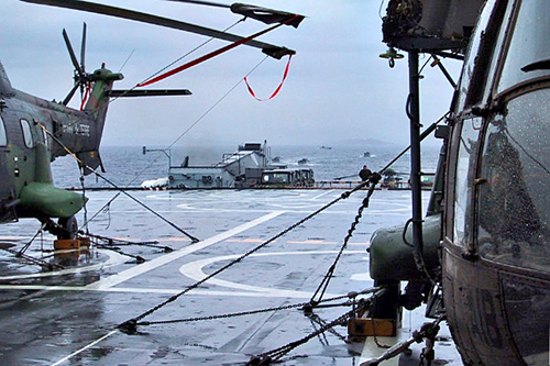 Vue détaillée sur les attaches des hélicoptères