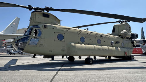 Hélicoptère de transport lourd CH47F Chinook de l'Armée américaine, du constructeur BOEING