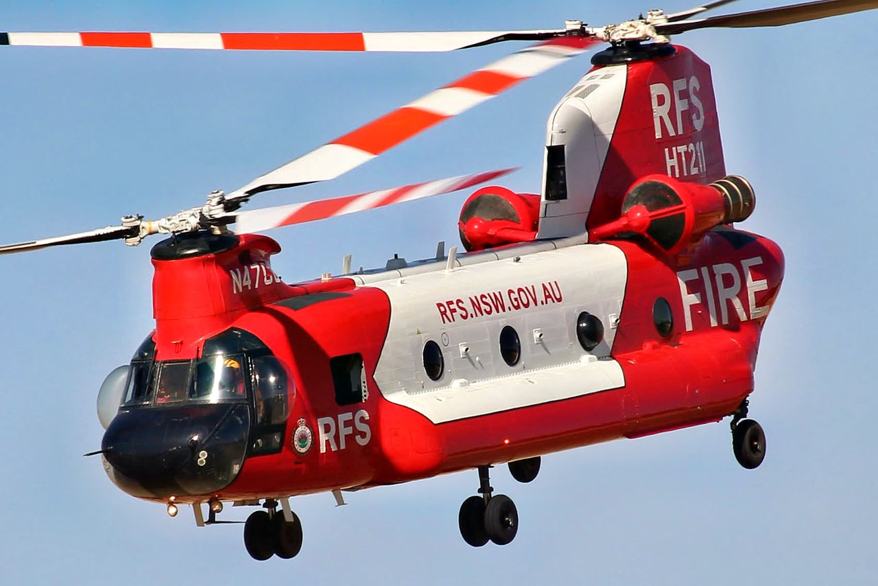 CH47 australien engagé en France pour la lutte contre les incendies dans les Landes en août 2026
