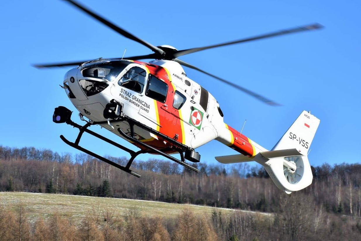 Gendarmerie du Calvados - Venu de Rennes, un hélicoptère EC-135 de