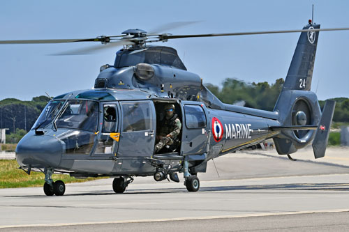 Hélicoptère Dauphin Marine France