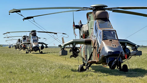 Ligne d’hélicoptères Tigre engagés dans la phase finale d’Orion 2026, configurés avec réservoir supplémentaire, roquettes et un missile Hellfire