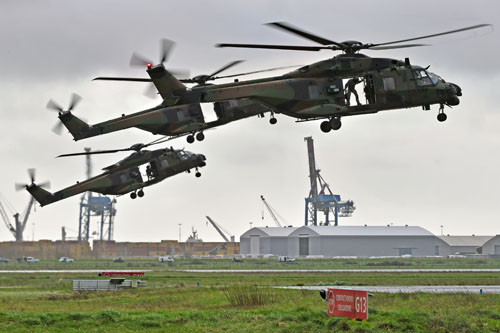 Posé d'assaut de 3 hélicoptères NH90