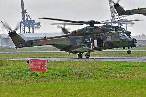 Posé d'assaut de 3 hélicoptères NH90