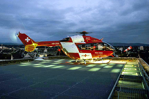 Vol de nuit avec es hélicoptères de la REGA