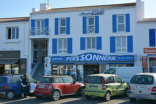 Hélicoptère AS350 B2 Ecureuil F-GTRD d'Oya Vendée Hélicoptères