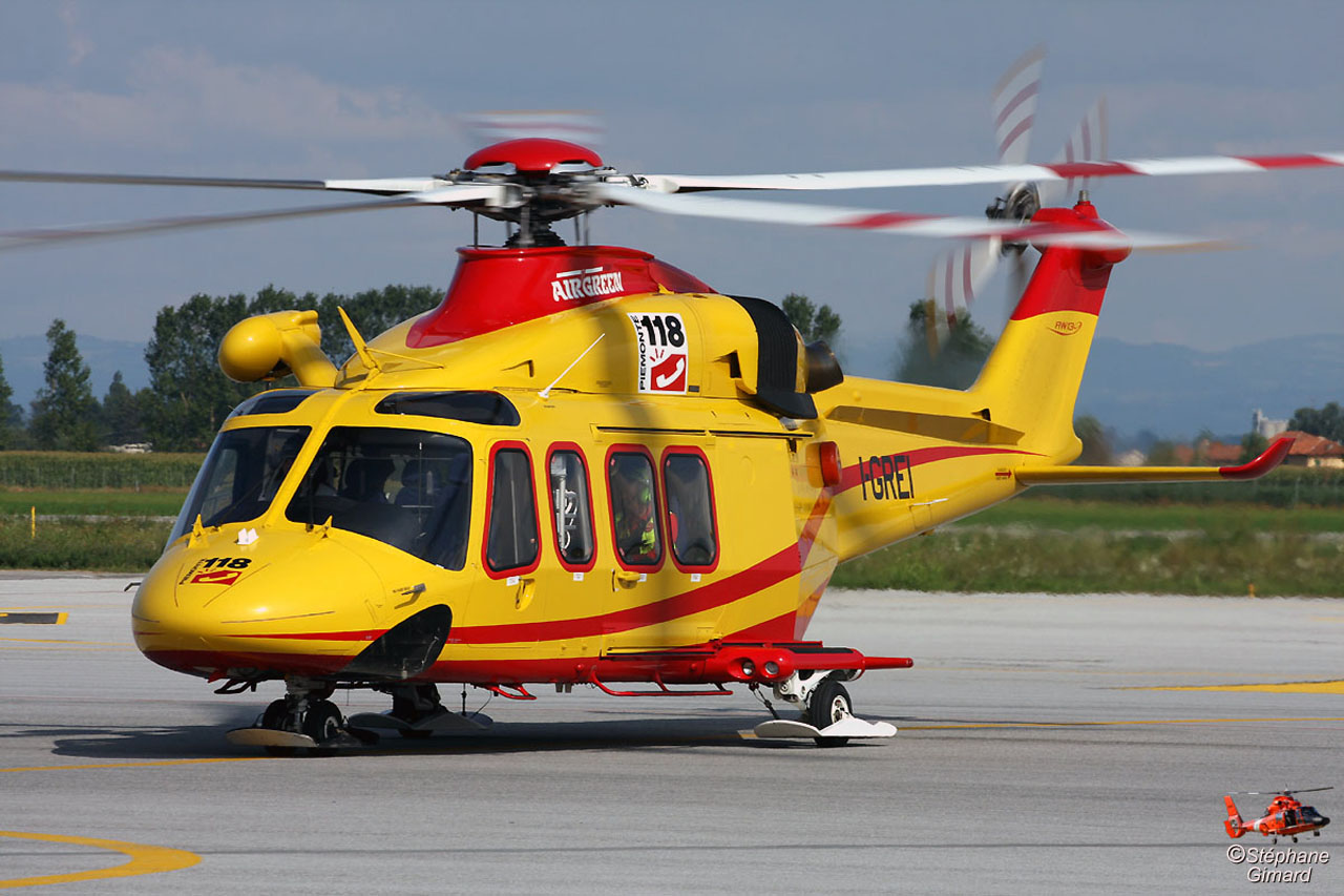 Hélicoptères AW139 de secours aérien dans les Alpes italiennes //  HELICOPASSION