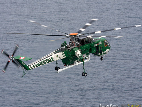 >Hélicoptère S64 AirCrane I-CFAI CFS102 des gardes-forestiers italiens (Corpo Forestale de Stato)