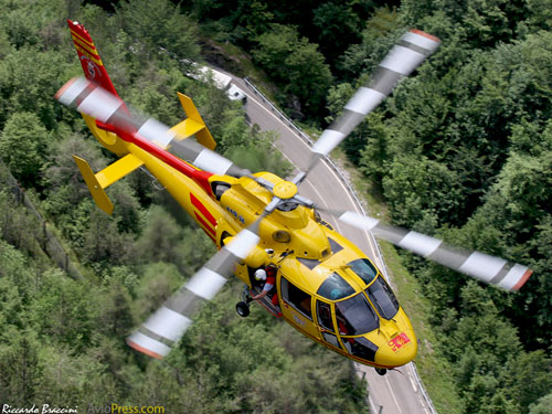 Hélicoptères AW139 de secours aérien dans les Alpes italiennes //  HELICOPASSION