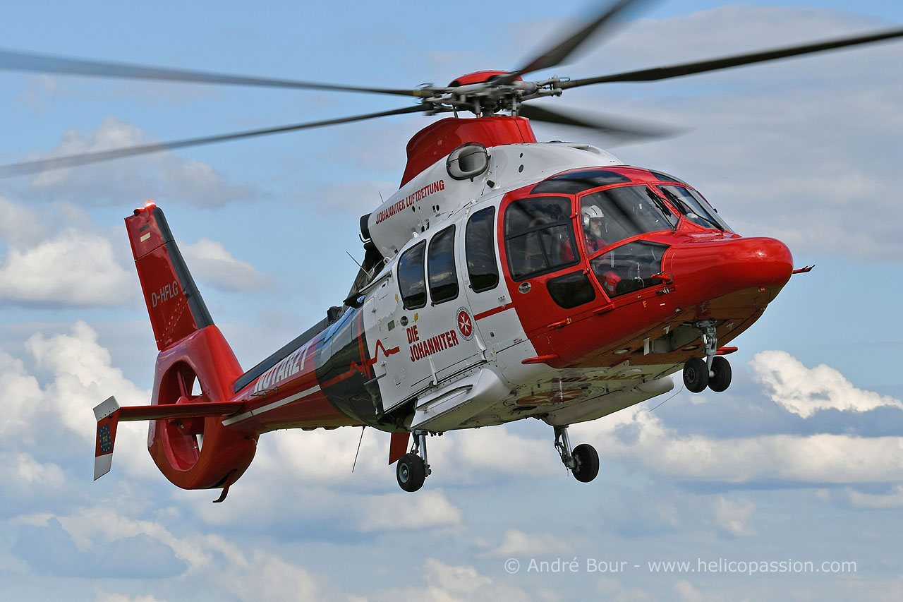 Hélicoptères AW139 de secours aérien dans les Alpes italiennes //  HELICOPASSION