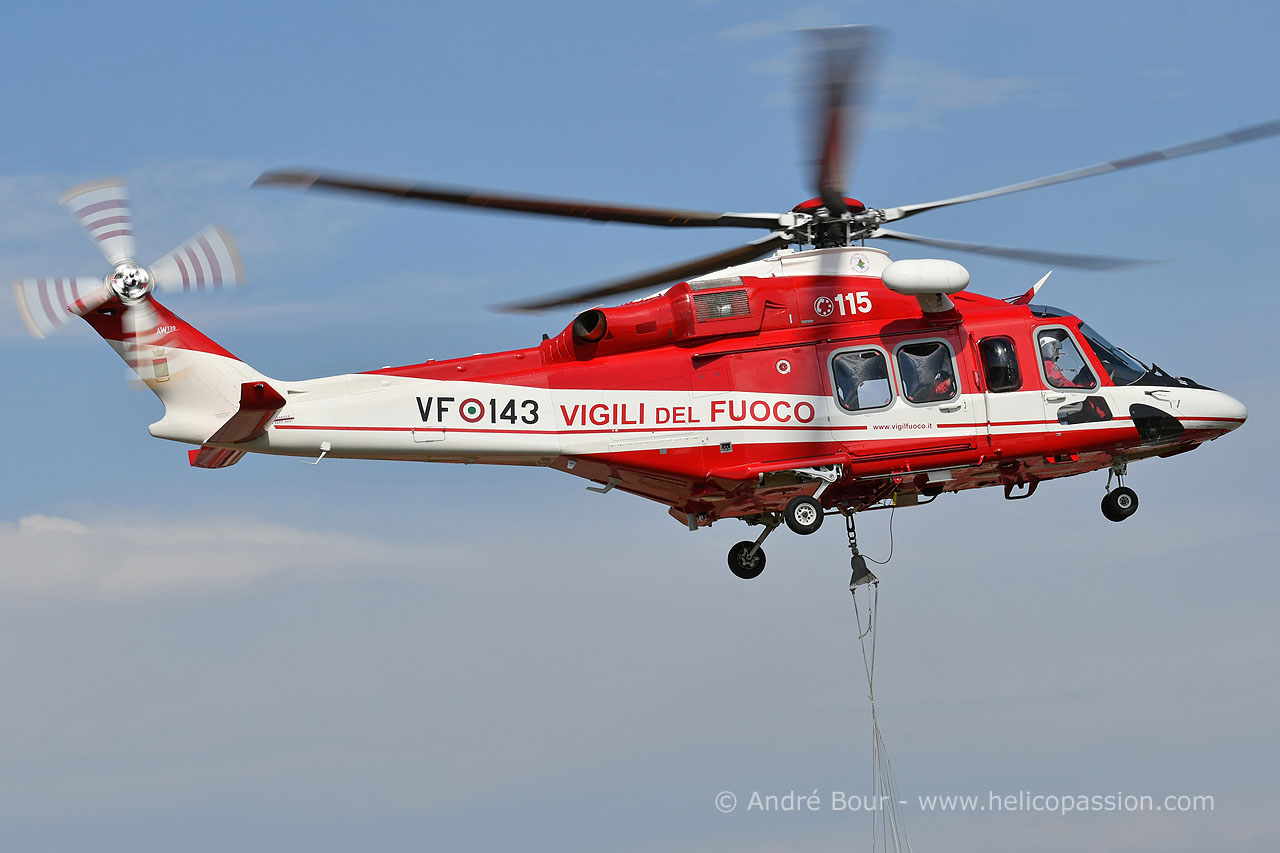 Hélicoptères AW139 de secours aérien dans les Alpes italiennes //  HELICOPASSION