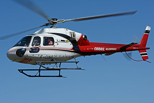 Hélicoptère AS350 Ecureuil F-OINP de CORAIL Hélicoptères