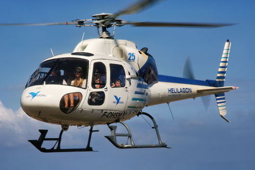 Vol au-dessus de l'île de La Réunion, à bord de l'AS350 Ecureuil d'HELILAGON