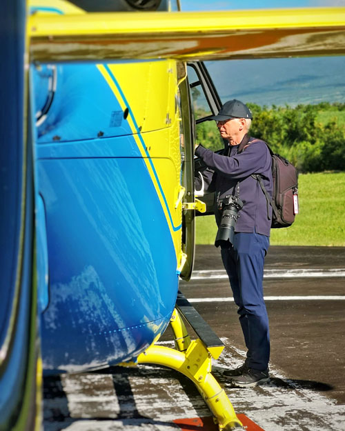 André BOUR photographiant l'hélicoptère H135 F-OHSG, HeliSMUR 974, SAMU 974, HELILAGON