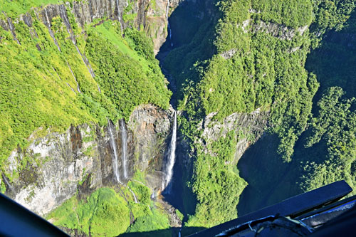 Survol du Trou de Fer à l'île de La Réunion