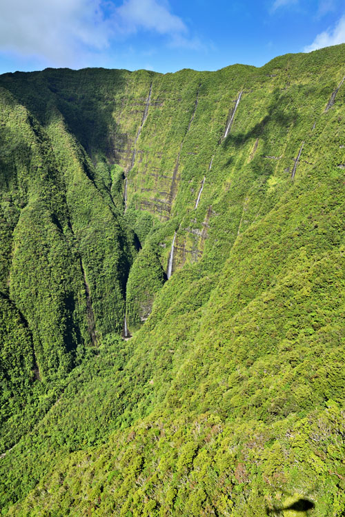 Vol au-dessus des cascades du Bras d'Annette, sur l'île de La Réunion