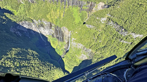 Survol du Trou de Fer à l'île de La Réunion