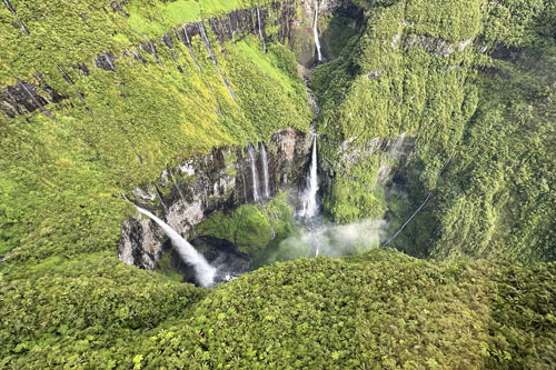 Survol du Trou de Fer, sur l'île de La Réunion