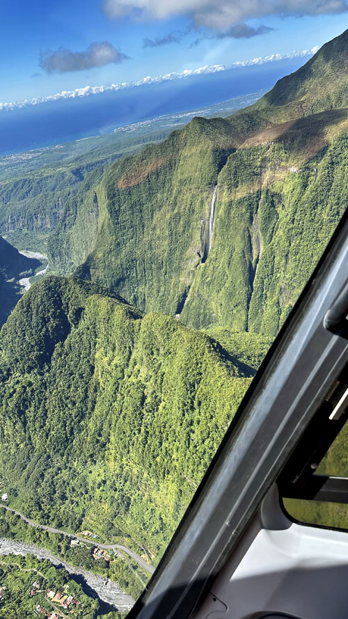 Vol en hélicoptère H130 au-dessus de l'île de La Réunion avec HELILAGON