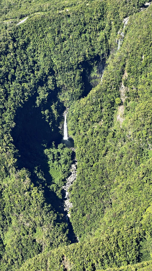 Vol en hélicoptère H130 au-dessus de l'île de La Réunion avec HELILAGON