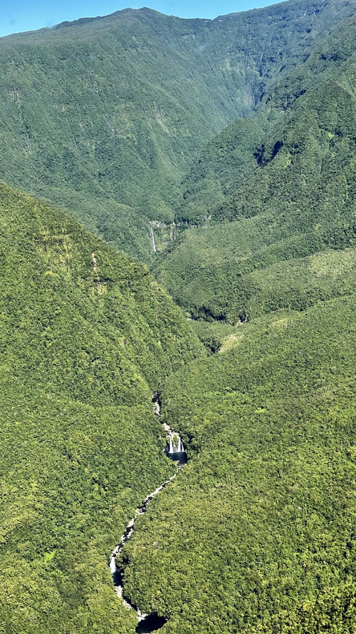 Vol en hélicoptère H130 au-dessus de l'île de La Réunion avec HELILAGON