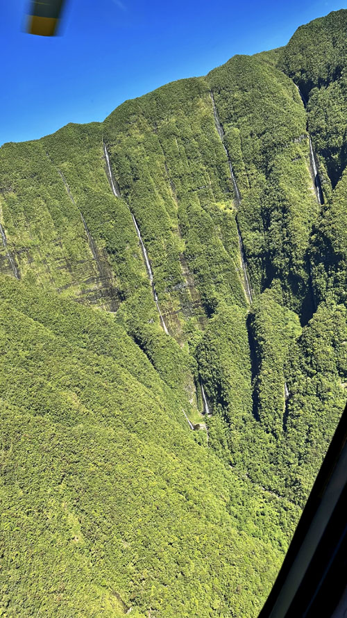 Vol en hélicoptère H130 au-dessus de l'île de La Réunion avec HELILAGON