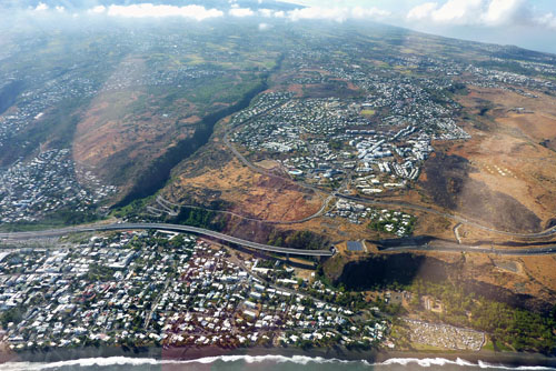 Vol au-dessus de l'île de La Réunion en hélicoptère