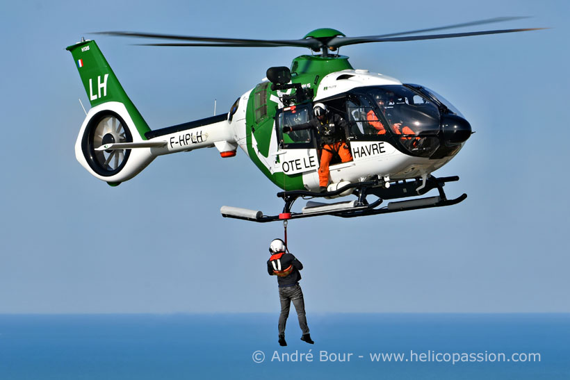 Hélicoptère H135 F-HPLH du pilotage maritime du Port du Havre