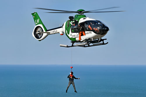 Hélicoptère H135 F-HPLH du pilotage maritime du Port du Havre