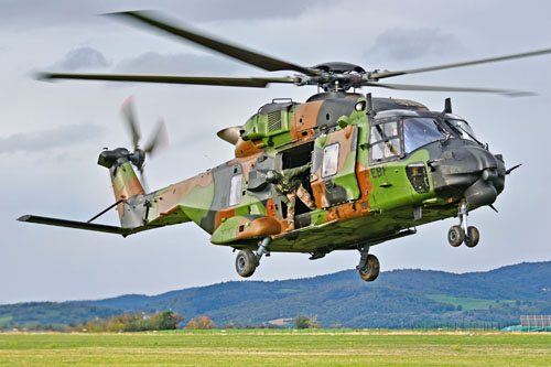 Retour de mission de l'hélicoptère NH90 Caïman EAQ