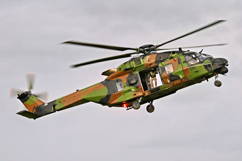 Retour de mission de l'hélicoptère NH90 Caïman EAQ